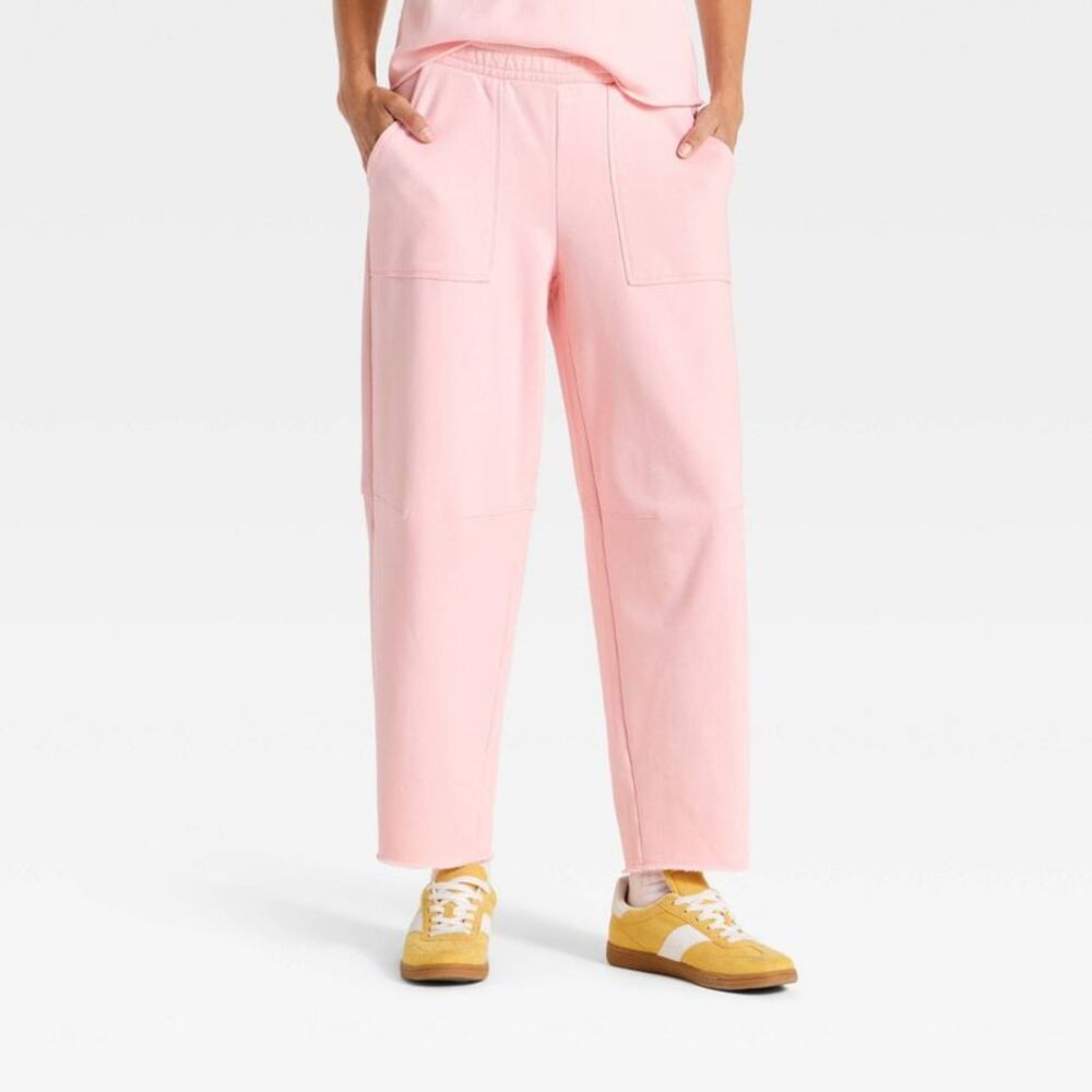 Women's Mid-Rise Barrel Leg Sweatpant - Universal Thread Pink M